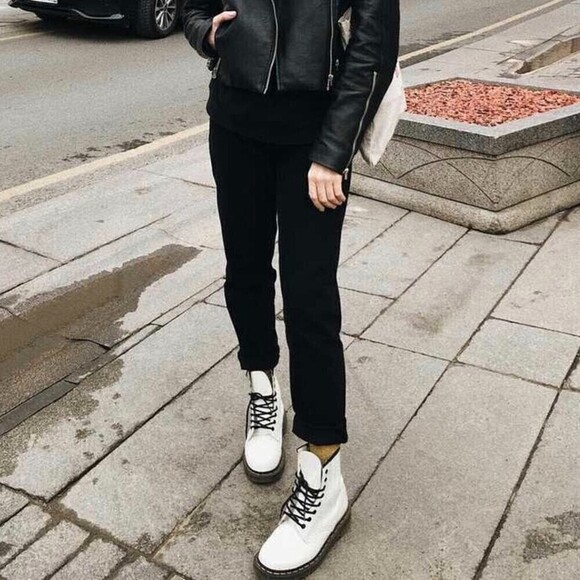 Dr. Martens 1460 Smooth Leather Lace Up Boots 90s Y2k Grunge Streetwear Workwear - Picture 1 of 12